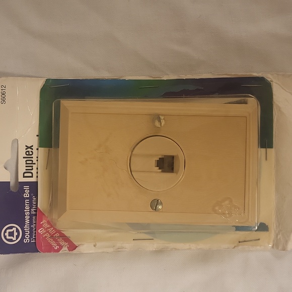Southwestern Bell DUPLEX WALL JACK  S60612 new in package for all brands of phon - Picture 4 of 4